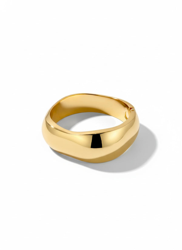 The Solé Bangle
