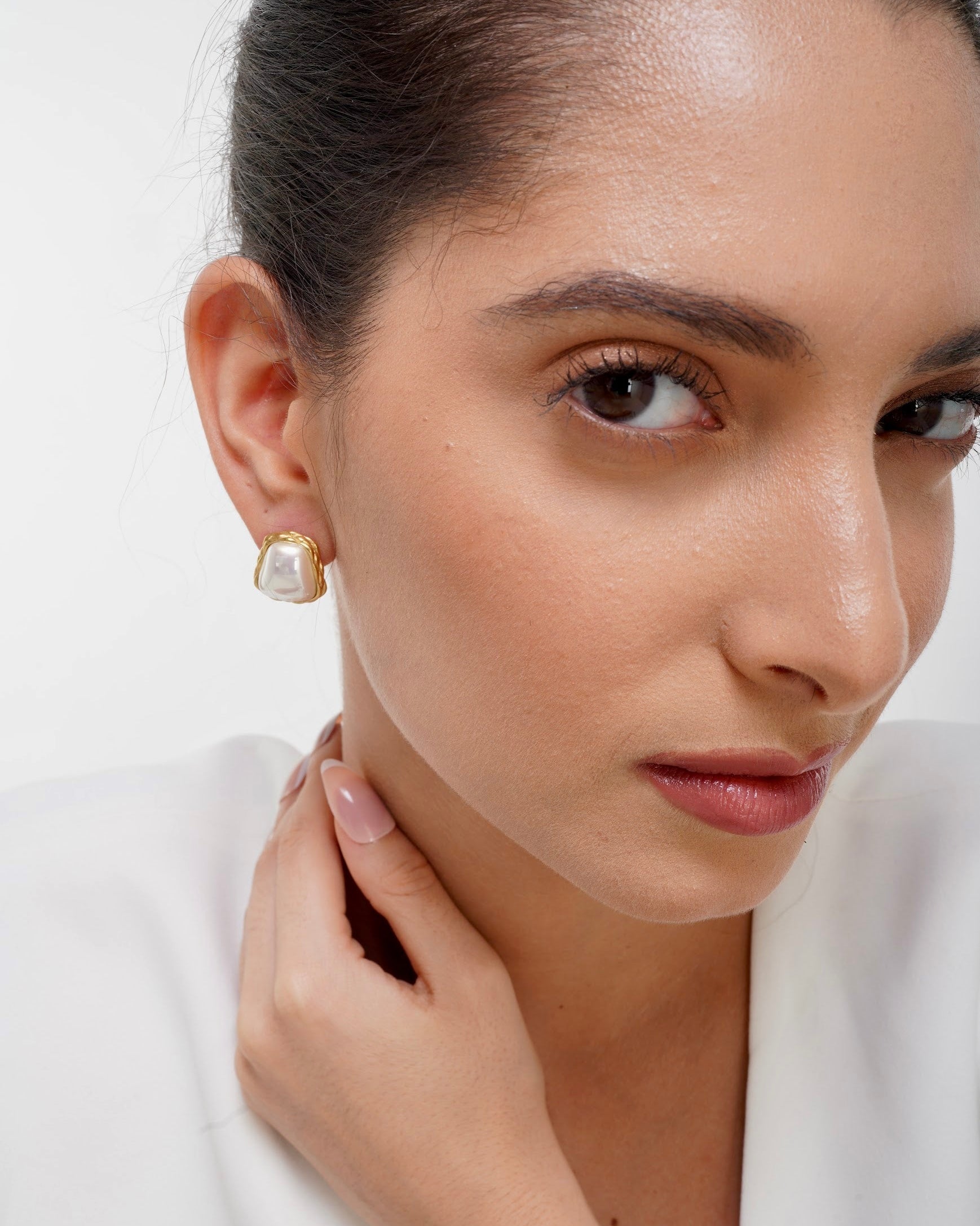Luna Pearl Earrings