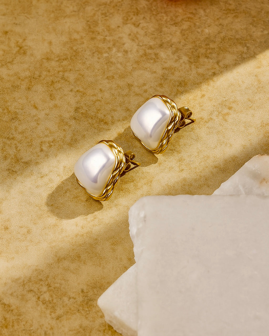 Luna Pearl Earrings